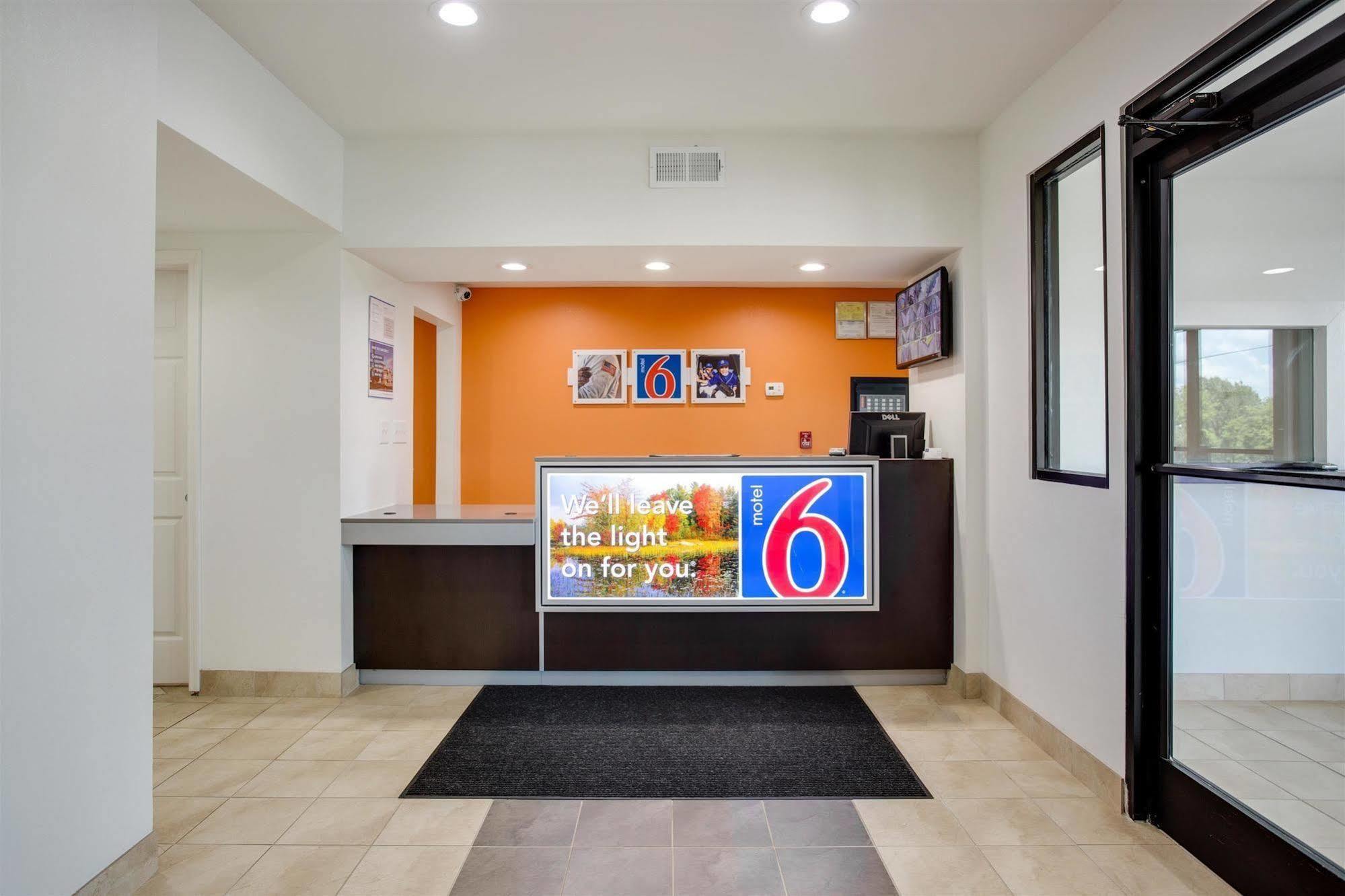 Motel 6-White House, Tn Dış mekan fotoğraf